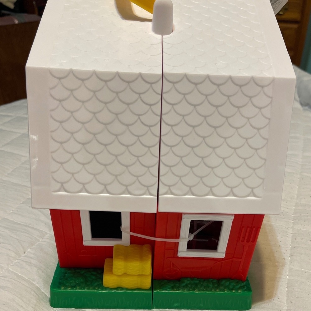 Sesame Street Farm Play Set Kids Red Plastic Barn Elmo Cookie Monster New - Picture 2 of 8